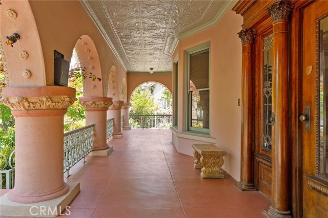 405 W Olive Avenue, Redlands CA: https://media.crmls.org/medias/db3e12a8-4b6b-4ca5-a5b7-21aa9fb722eb.jpg
