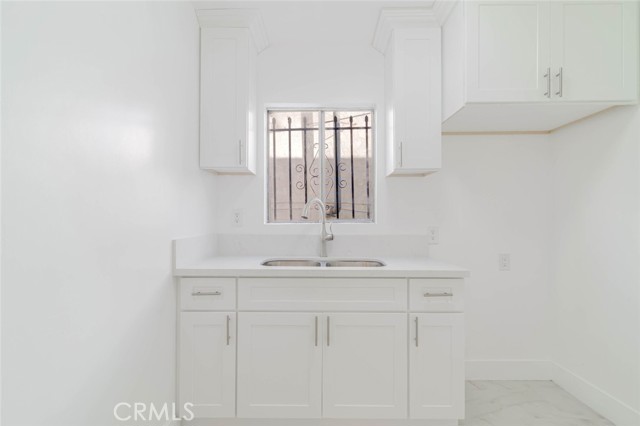 Detail Gallery Image 8 of 20 For 1116 S Berendo St #2,  Los Angeles,  CA 90006 - 2 Beds | 1 Baths