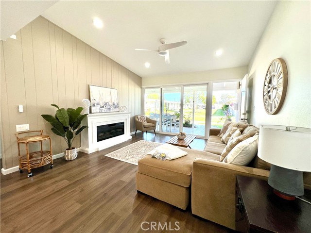 1533 Merion Way, M2-26D, Seal Beach CA: https://media.crmls.org/medias/db3e34bd-2d5c-4de8-a117-96fa37b7677f.jpg