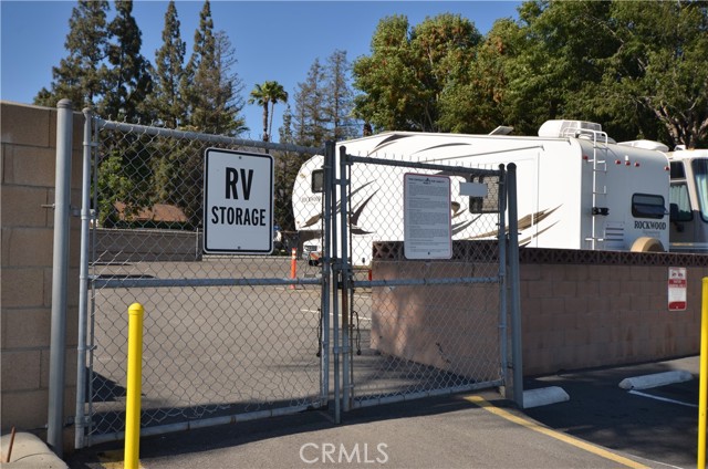 840 E Foothill Boulevard, Azusa CA: https://media.crmls.org/medias/db3e8e92-9df0-40fd-84be-fa16580d6828.jpg