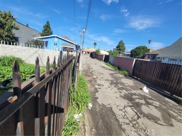 Detail Gallery Image 11 of 15 For 4010 Wall, Los Angeles,  CA 90011 - 2 Beds | 1 Baths