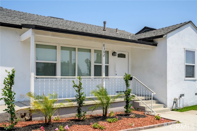 8302 Webb Avenue, Sun Valley CA: https://media.crmls.org/medias/db3e985a-a07d-4d44-818f-69dcd2509ce1.jpg