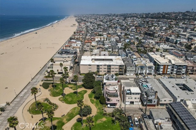 40 15th Street, Hermosa Beach CA: https://media.crmls.org/medias/db3ef2fe-4c1f-4146-8590-942684f69078.jpg