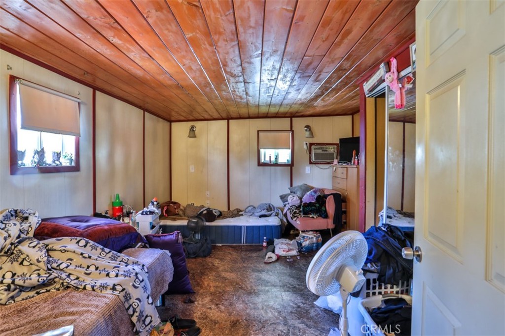 https://media.crmls.org/medias/db3fc246-e8d8-455c-966d-764ce731649b.jpg?preset=X-Large