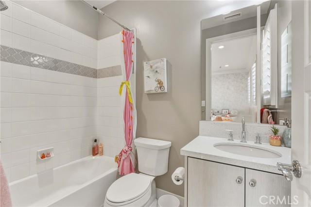 Detail Gallery Image 27 of 49 For 11937 Ancona Way, Porter Ranch,  CA 91326 - 6 Beds | 5/1 Baths