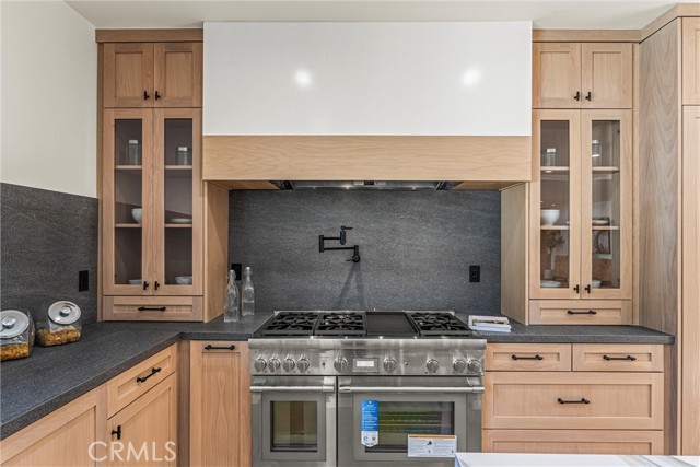 Detail Gallery Image 8 of 51 For 5258 Lemona Ave, Sherman Oaks,  CA 91411 - 4 Beds | 5 Baths