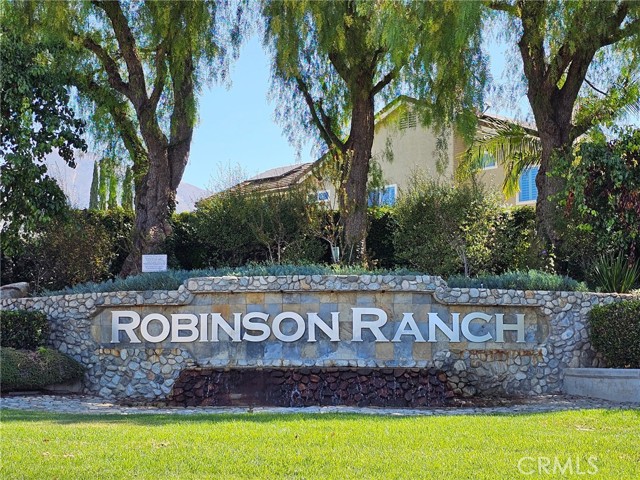 21351 Birdhollow Drive, Rancho Santa Margarita CA: https://media.crmls.org/medias/db40ab7b-af9a-4f42-9020-8af03d323bfe.jpg