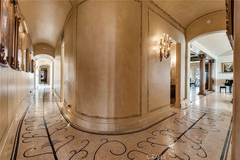 https://media.crmls.org/medias/db40edc7-c6eb-4ccf-8dbb-00bcd5c86201.jpg?preset=X-Large