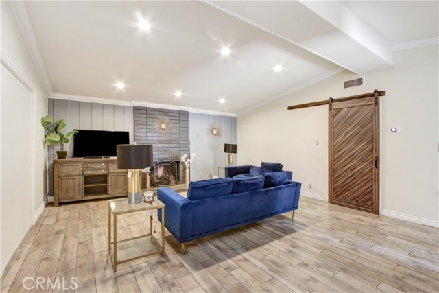 467 W Casad Street, Covina CA: https://media.crmls.org/medias/db4207eb-9e9c-4a8e-a025-970132fe5fc0.jpg