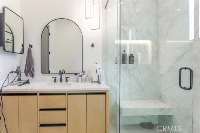 Detail Gallery Image 57 of 70 For 7714 Lasaine Ave, Northridge,  CA 91325 - 3 Beds | 4 Baths