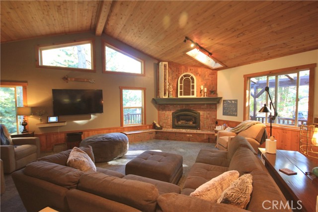 Image 4 of 39 For 32383 Pine Manor Lane 634