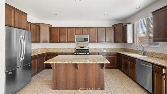 Detail Gallery Image 4 of 18 For 29360 Coral Island Ct, Menifee,  CA 92585 - 3 Beds | 2/1 Baths