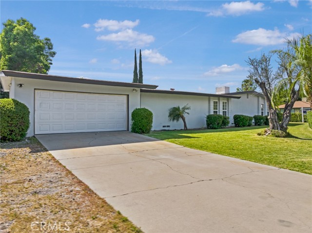 448 E Sandra, Arcadia CA: https://media.crmls.org/medias/db4518dc-2e6e-4559-a3db-0a855325afde.jpg