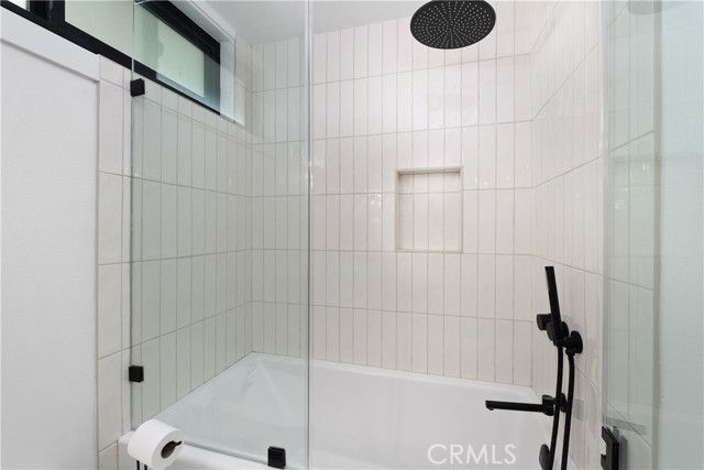 3550 Goldenrod Circle, Seal Beach CA: https://media.crmls.org/medias/db4525a1-64fa-4776-9f6f-34252c9b56c9.jpg