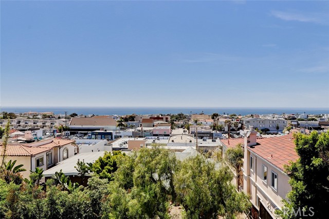 409 Hopkins Avenue, Hermosa Beach, California 90254, ,Residential Income,Sold,Hopkins,SB21092050