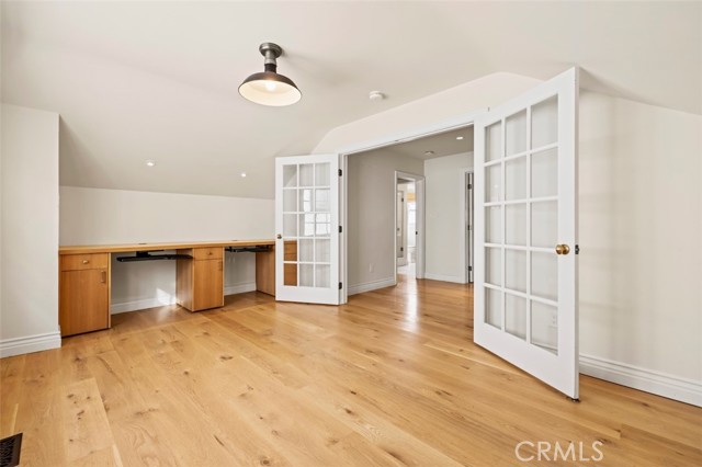 Detail Gallery Image 41 of 59 For 89 Rivo Alto Canal, Long Beach,  CA 90803 - 5 Beds | 3/1 Baths