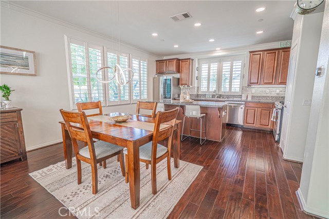 Detail Gallery Image 15 of 56 For 28267 N via Sonata Dr, Valencia,  CA 91354 - 3 Beds | 3 Baths