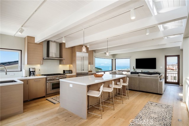 221 36th Street, Manhattan Beach, California 90266, 3 Bedrooms Bedrooms, ,3 BathroomsBathrooms,Residential,Sold,36th,SB22069794