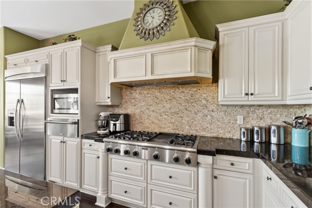 Detail Gallery Image 15 of 66 For 13761 Breeders Cup Dr, Rancho Cucamonga,  CA 91739 - 5 Beds | 4/1 Baths