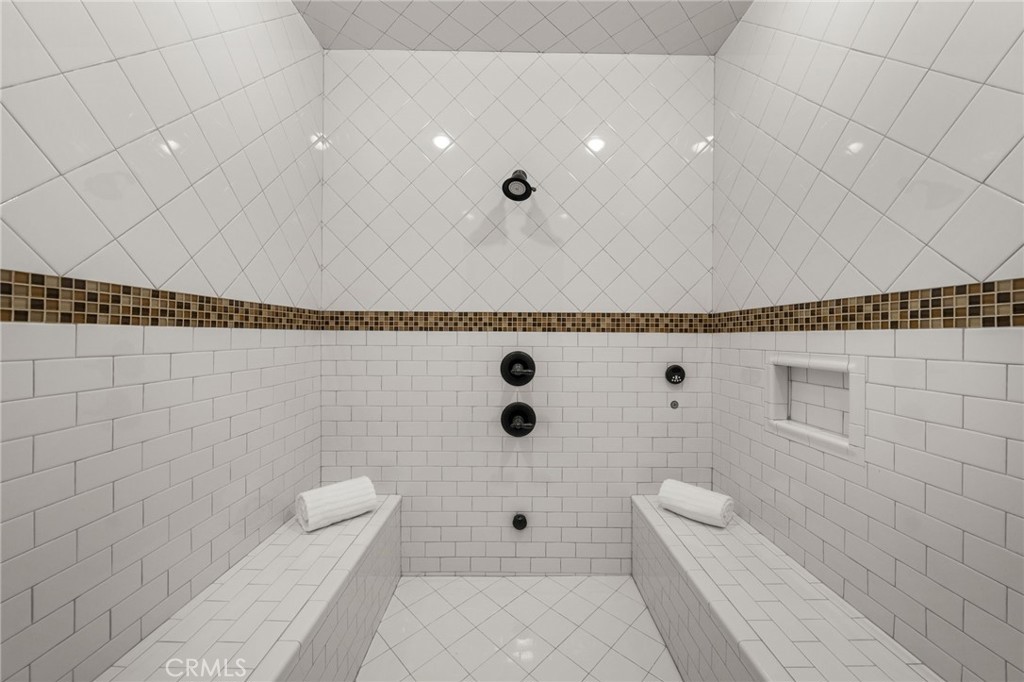 https://media.crmls.org/medias/db472a0a-4aec-425e-86cf-065be5ff424f.jpg?preset=X-Large