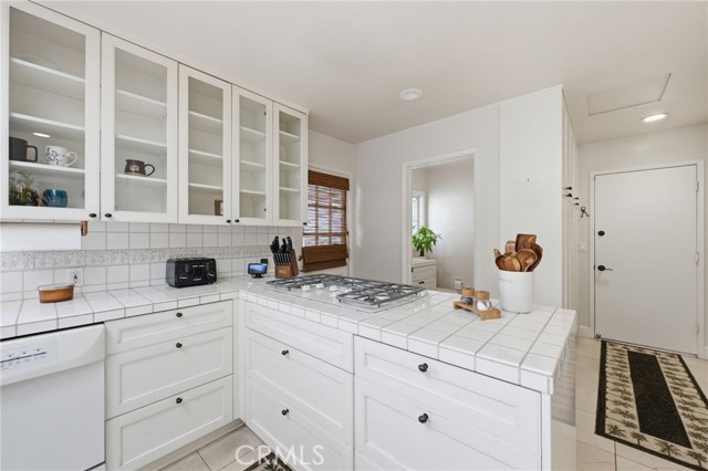 Detail Gallery Image 23 of 71 For 1633 Santiago, Newport Beach,  CA 92660 - 4 Beds | 3/1 Baths