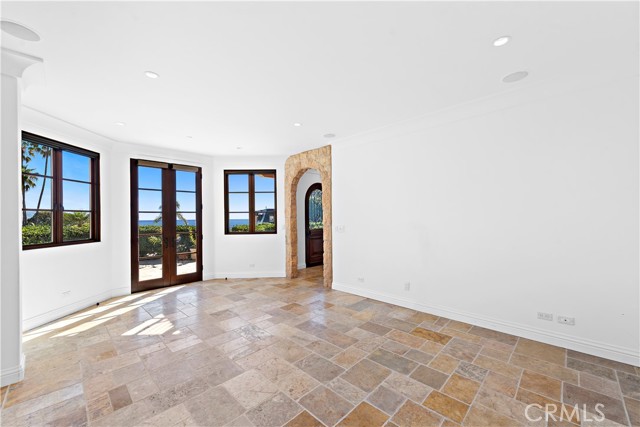 Detail Gallery Image 37 of 71 For 177 Crescent Bay Dr, Laguna Beach,  CA 92651 - 4 Beds | 4/2 Baths
