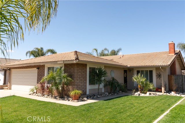 Detail Gallery Image 1 of 24 For 12883 Glenmere Dr, Moreno Valley,  CA 92553 - 4 Beds | 2 Baths