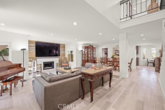 Detail Gallery Image 4 of 46 For 4975 N Buttercreek Rd, Moorpark,  CA 93021 - 4 Beds | 2/1 Baths