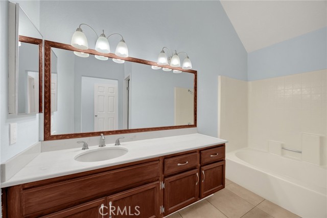 Detail Gallery Image 11 of 26 For 3740 S Bear St #123 #F,  Santa Ana,  CA 92704 - 2 Beds | 2 Baths