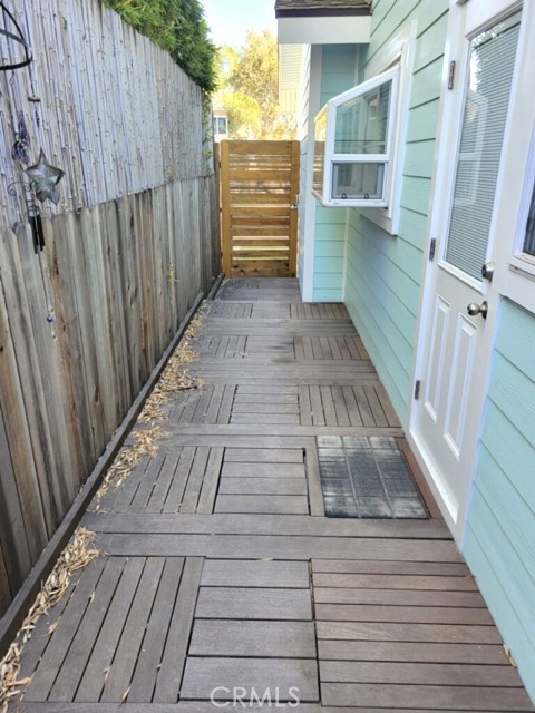 Detail Gallery Image 15 of 19 For 305 Roycroft, Long Beach,  CA 90814 - 3 Beds | 2 Baths