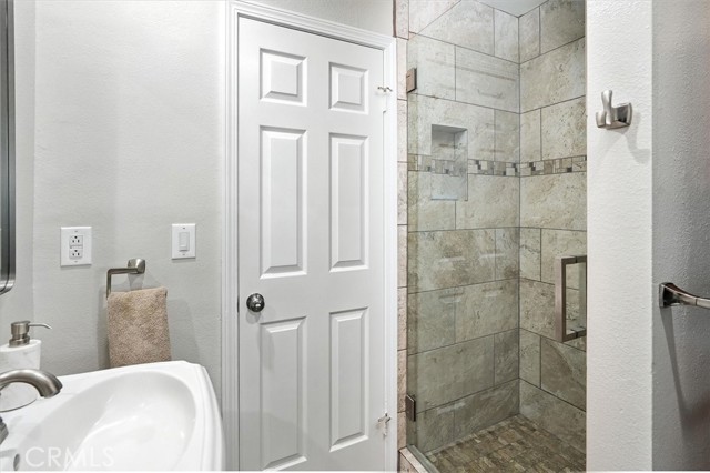 Detail Gallery Image 21 of 42 For 28735 Citrus Pl, Saugus,  CA 91390 - 4 Beds | 3 Baths