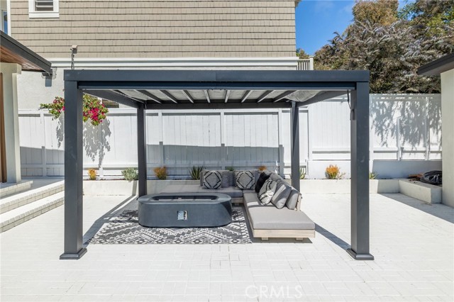 600 26th Street, Manhattan Beach, California 90266, 3 Bedrooms Bedrooms, ,2 BathroomsBathrooms,Residential,Sold,26th,SB22148889