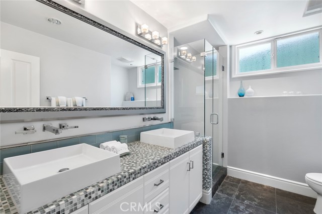 Db4b9f74 9480 4c4f B30c 800a67e5d15c