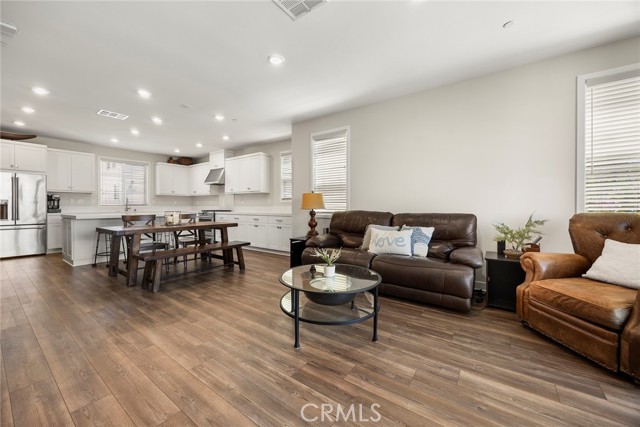 Detail Gallery Image 7 of 27 For 204 Keeper, Irvine,  CA 92618 - 4 Beds | 3/1 Baths