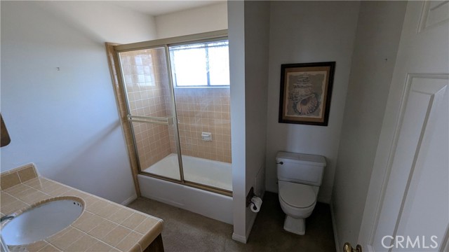 Detail Gallery Image 13 of 22 For 100 S Lucia Ave #1,  Redondo Beach,  CA 90277 - 3 Beds | 3 Baths