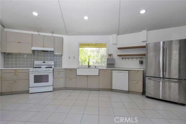 Detail Gallery Image 10 of 44 For 11101 Spanish Hills Dr, Corona,  CA 92883 - 3 Beds | 2 Baths