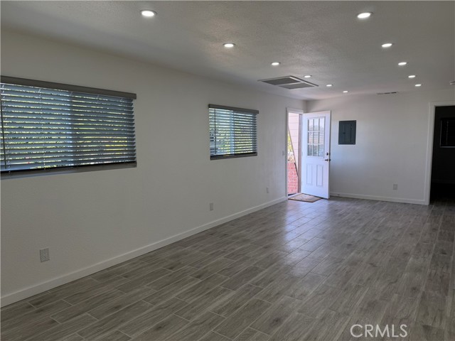 Detail Gallery Image 4 of 40 For 3590 Buchanan St a,  Riverside,  CA 92503 - 2 Beds | 2 Baths