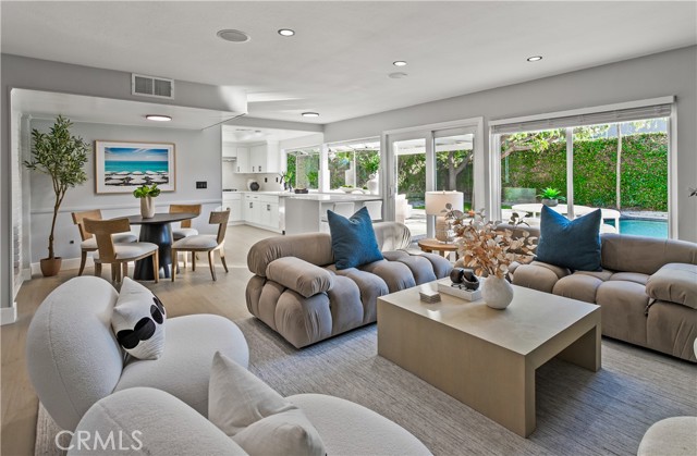 Front Image Thumbnail for CROC26086796