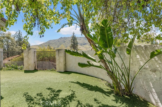 Detail Gallery Image 31 of 43 For 29752 Strawberry Hill Dr, Agoura Hills,  CA 91301 - 3 Beds | 3 Baths