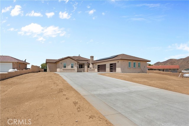 39581 Mountain View Road, Yermo CA: https://media.crmls.org/medias/db4fbe12-b8f8-4238-9dfb-d22dd567bd8f.jpg