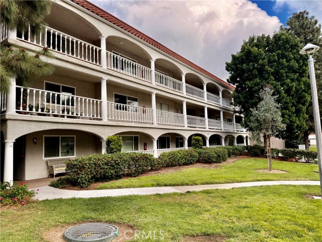 Front Image Thumbnail for CROC26081356