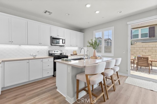 3930 E Crisanta Privado, Ontario CA: https://media.crmls.org/medias/db508df0-859b-4b51-8e58-f7ba5f5e8ed5.jpg