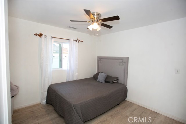 Detail Gallery Image 21 of 25 For 8322 Vista Del Rosa St, Downey,  CA 90240 - 5 Beds | 3 Baths