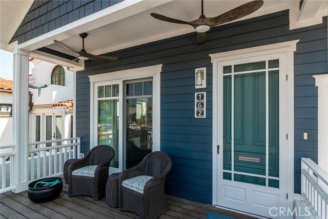 Detail Gallery Image 3 of 33 For 162 Pomona Ave, Long Beach,  CA 90803 - 2 Beds | 2 Baths