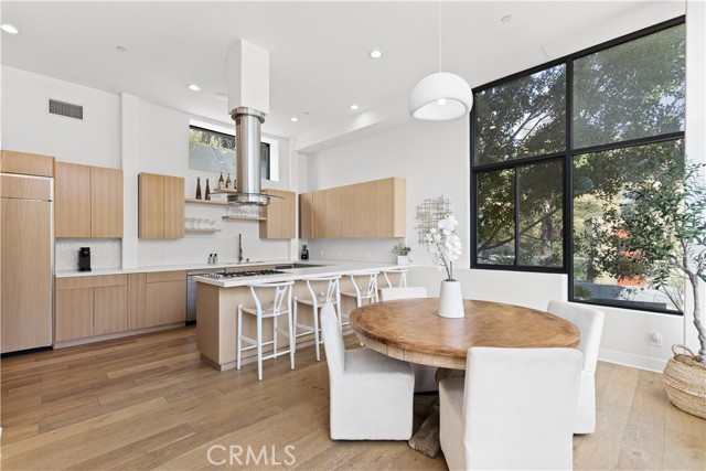 Detail Gallery Image 9 of 37 For 2746 Rinconia Dr, Los Angeles,  CA 90068 - 4 Beds | 3/1 Baths