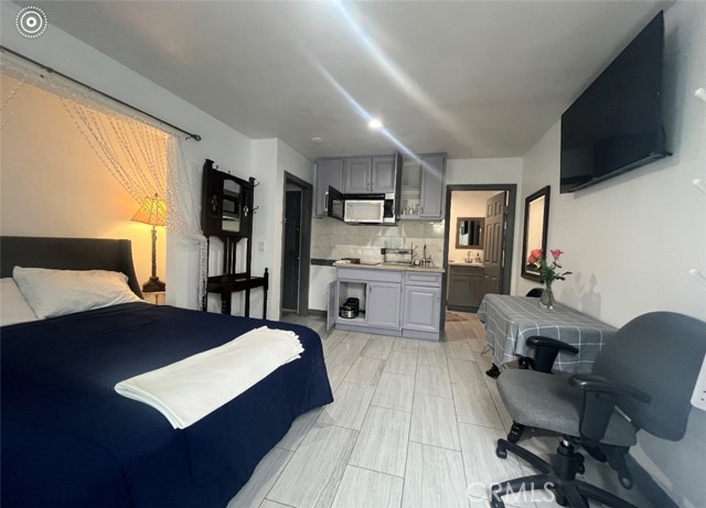 Detail Gallery Image 2 of 9 For 1359 Glen Ave, Pomona,  CA 91768 - 0 Beds | 1 Baths