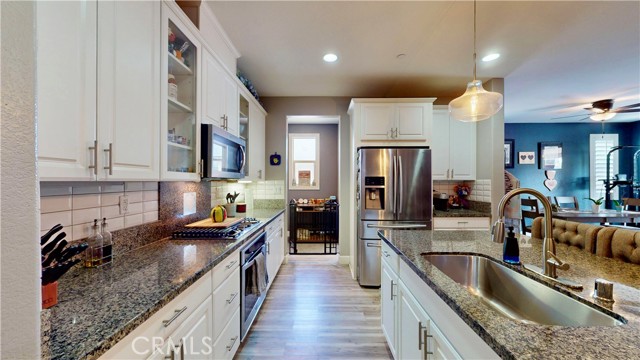Detail Gallery Image 7 of 20 For 29121 Black Oak, Lake Elsinore,  CA 92530 - 3 Beds | 2 Baths