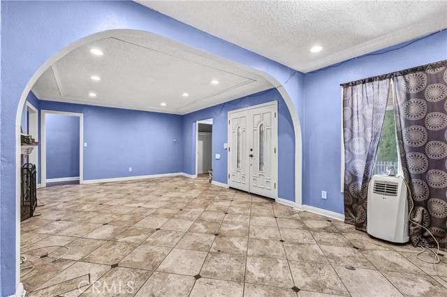 Detail Gallery Image 4 of 28 For 6418 Makee Ave, Los Angeles,  CA 90001 - 4 Beds | 2 Baths