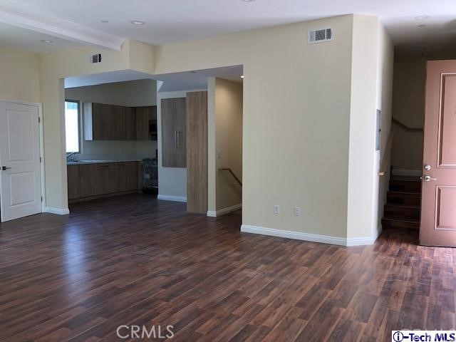 Detail Gallery Image 7 of 20 For 9951 Marcus Ave #103,  Tujunga,  CA 91042 - 3 Beds | 2 Baths