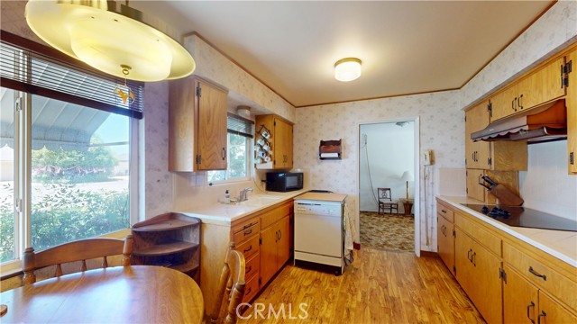 125 Hilton Street, Madera CA: https://media.crmls.org/medias/db53a417-923f-4890-ab0c-a7255f03b6be.jpg